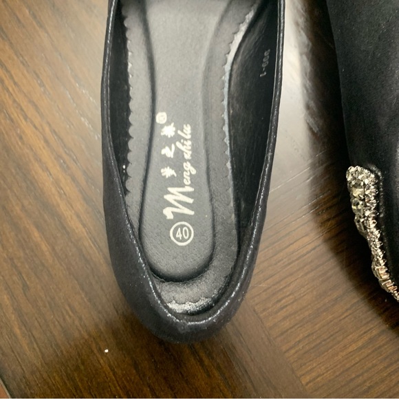 Size 40 (8.5) Black Fancy Slides/ Flats with gorgeous gems! NWOT - Picture 6 of 6